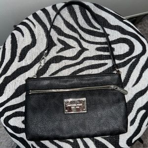 2 way strap wristlet